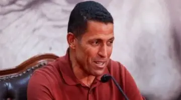 شرط مفاجئ من عموتة لإدارة الأهلي يحسم مصير نجم الفريق في الميركاتو